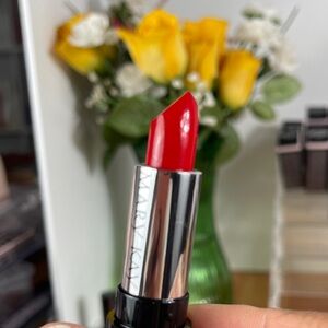 Mary Kay Gel Semi-Matte Lipstick in Vibrant Pink